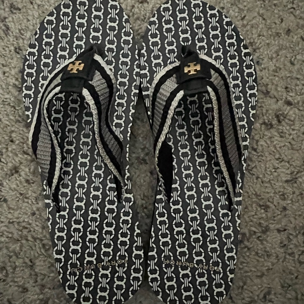 NWOT Tory Burch Size 6 Flip Flops